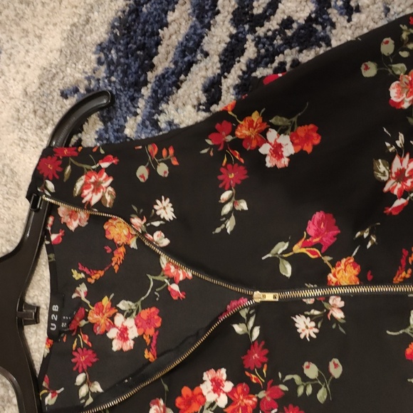 Floral Tanktop - Picture 5 of 9